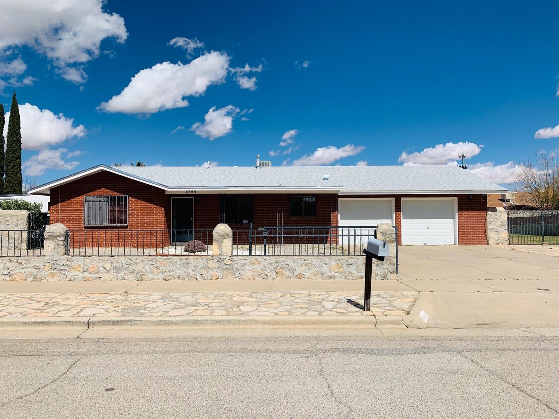 Primary Photo - 4745 R T Cassidy Dr