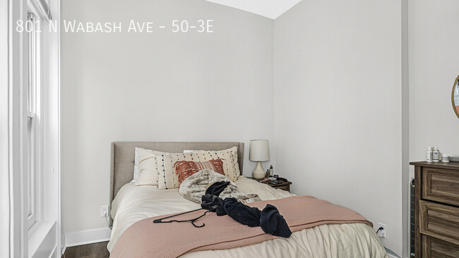 Building Photo - Freshly Rehabbed 3 Bed 2.5 Bath in Amazing...