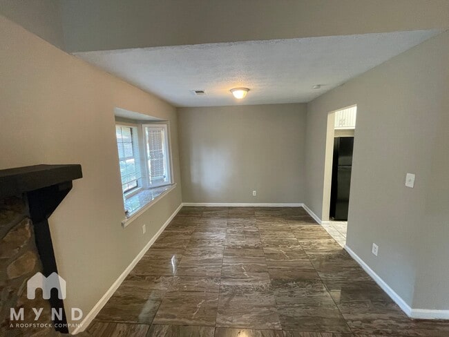 Building Photo - 8685 Woodside Ln