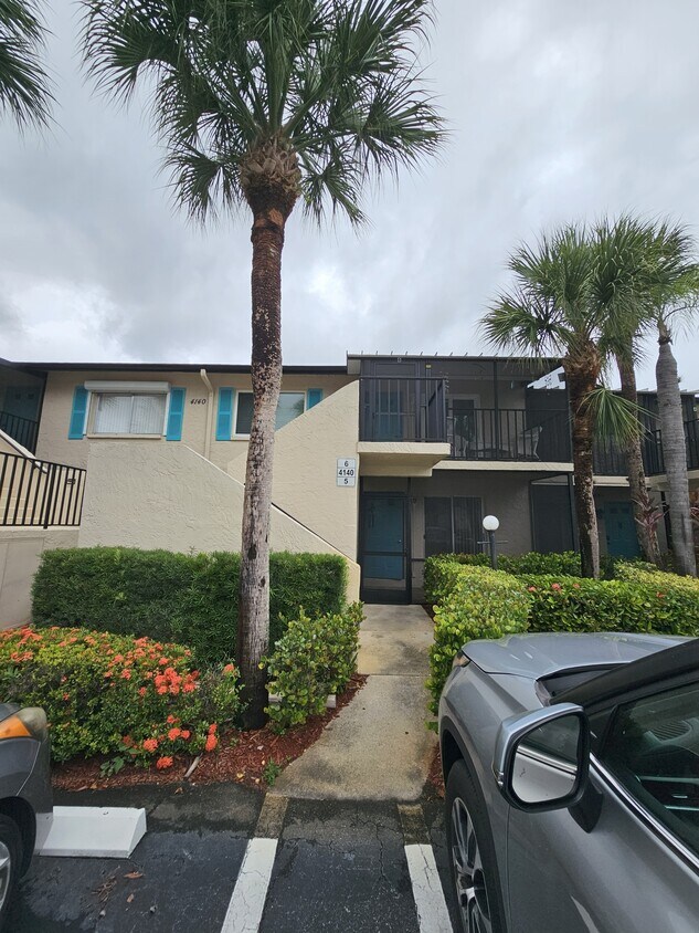 Foto principal - 4140 Looking Glass Ln