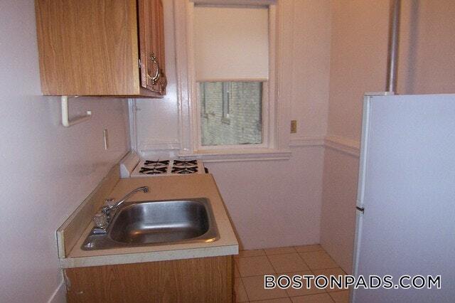 Building Photo - 137 Park Dr