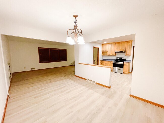 Foto del edificio - 1172 Highview Dr