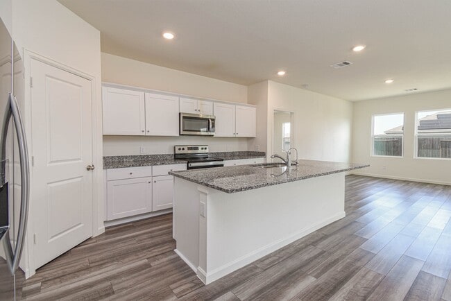 Building Photo - 1004 Wild Enclave Ln