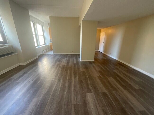 Foto del edificio - 600 S Dearborn St