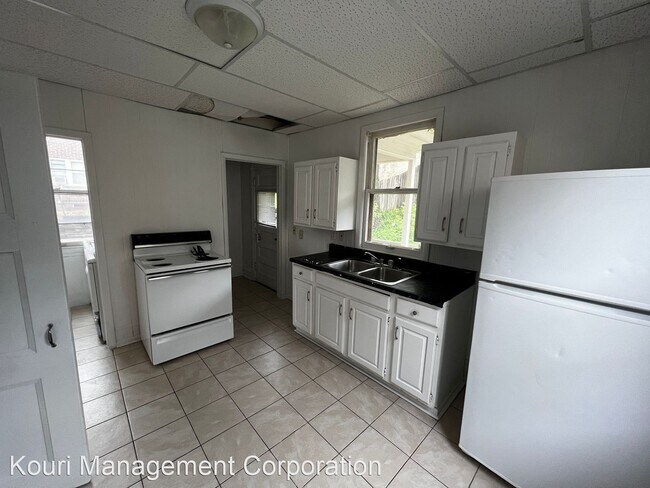 Building Photo - 3 br, 1 bath House - 219 S 4th St