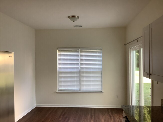 Building Photo - 3749 Sipes Ln