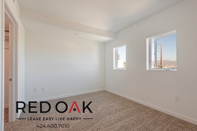 Foto del edificio - 11405 Chandler Blvd