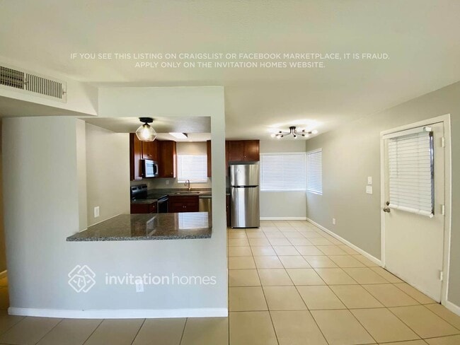 Building Photo - 802 W Monterey Pl