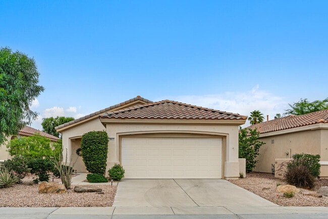 Building Photo - 78472 Glastonbury Way