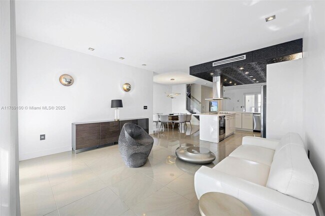 Foto del edificio - 6415 NW 104th Path