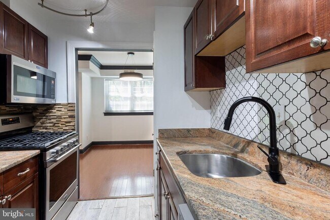 Foto del edificio - 7096 Spring Garden Dr