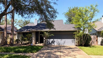 Building Photo - 2022 Creek Valley Ln