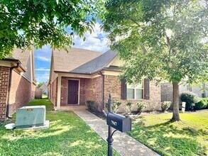Building Photo - 7947 Jadewood Cove