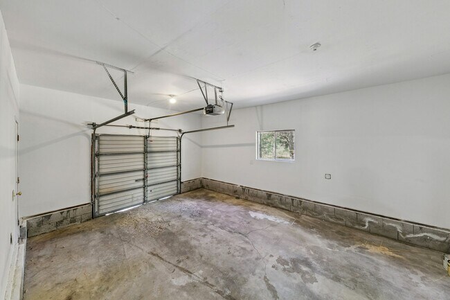 Foto del edificio - 993 Woodchuck Ct