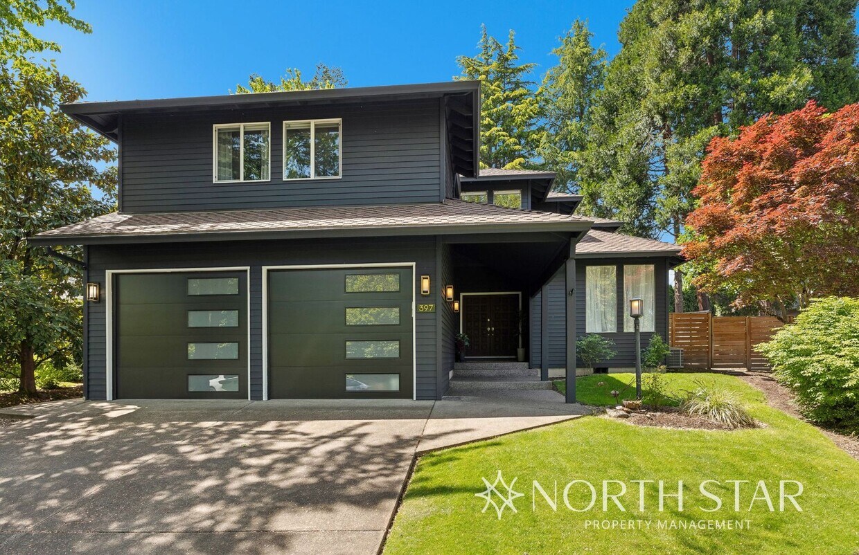Foto principal - Beautifully Updated Contemporary Home in t...