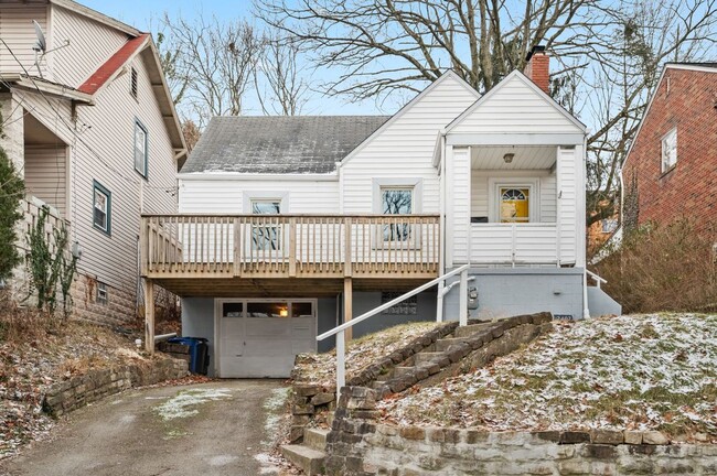 Recently Updated 3 Bedroom Cape Cod Home In Brookline. Available Immediately. - Recently Updated 3 Bedroom Cape Cod Home In Brookline.  Available Immediately.