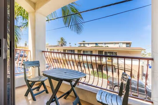 Balcón - 4273 Mission Blvd