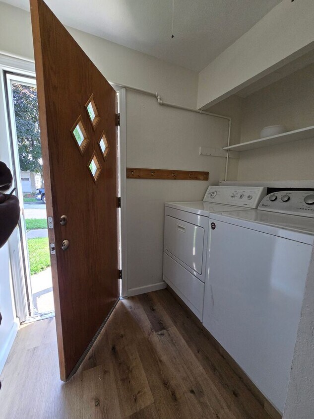 Primary Photo - Enderis Park 2 Bedroom 1 Bathroom Single F...