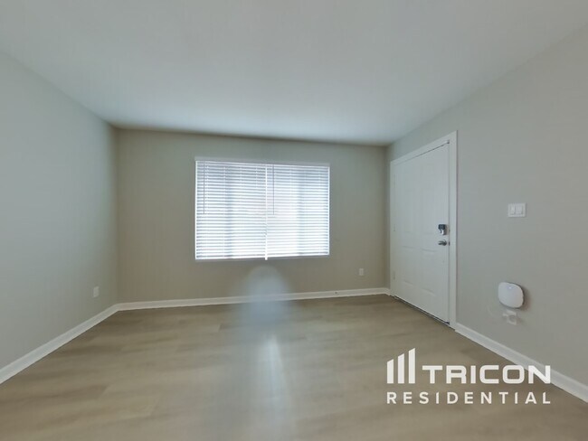 Foto del edificio - 10630 N 33rd Ave