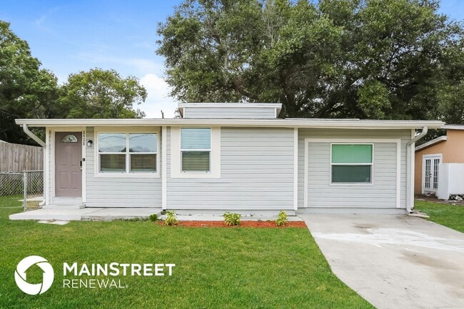 Building Photo - 2428 S Maple Ave