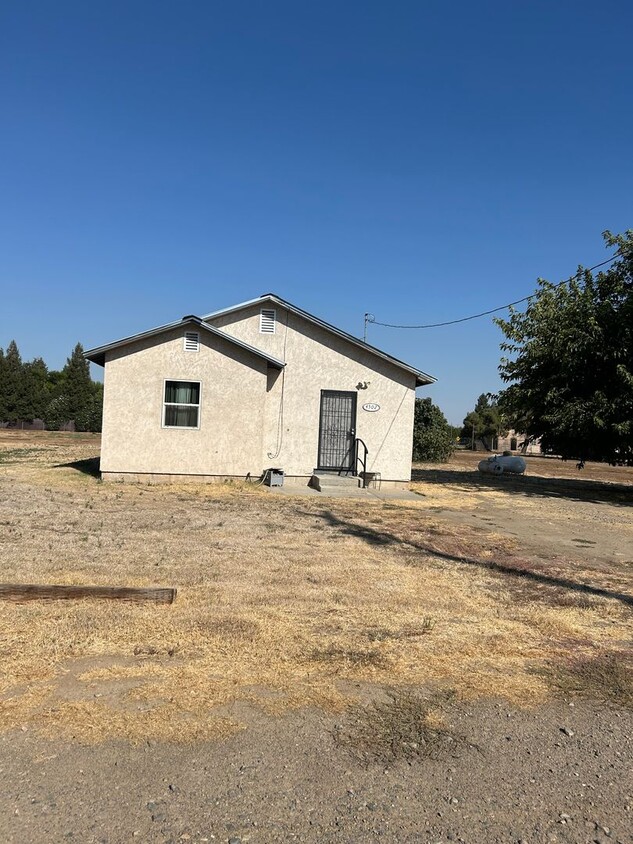 Primary Photo - Home in the county