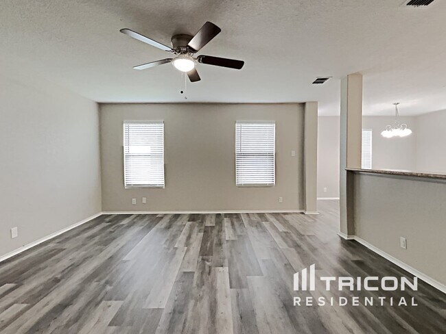 Foto del edificio - 6831 Freedom Ridge