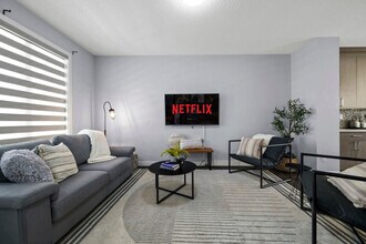 Building Photo - 10749-10792 92 St NW