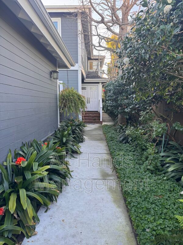 Building Photo - 516 Francisco St