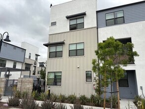 Building Photo - 4061 E Luna Paseo