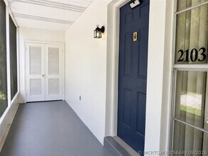 Building Photo - 2103 SE Edler Dr