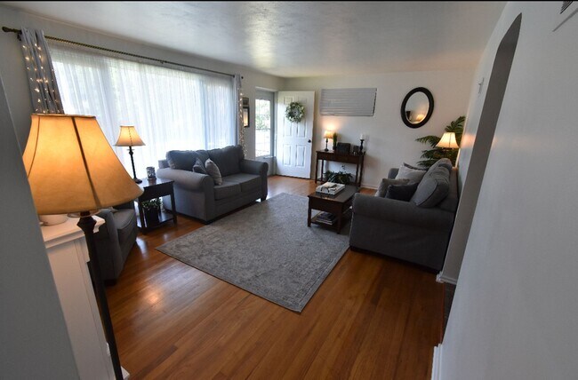 Foto del edificio - 1709 Cornell Rd