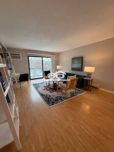 Foto del edificio - Available Now: Beautiful Fully Furnished 2...