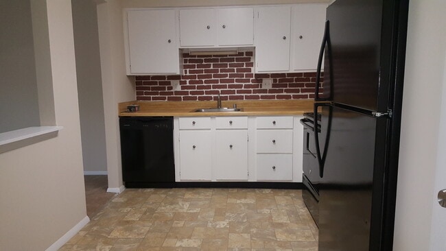 Building Photo - Spacious 3-Bedroom Townhome for Rent in Aberdeen – A Must See!