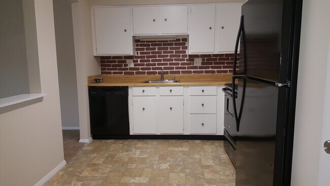 Foto del edificio - Spacious 3-Bedroom Townhome for Rent in Aberdeen – A Must See!