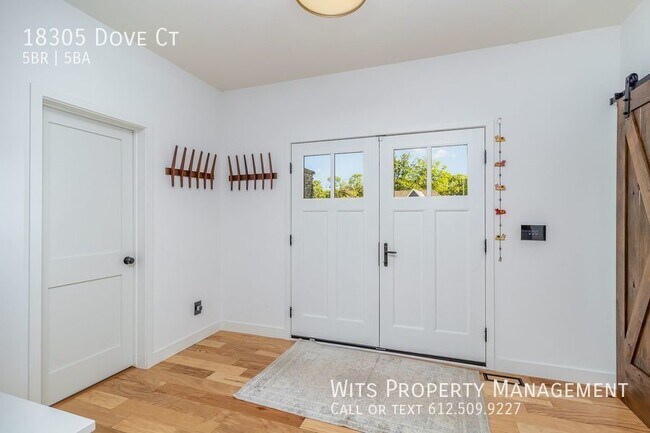 Building Photo - Beautiful 5bed/5bath Home in Desirable Ede...