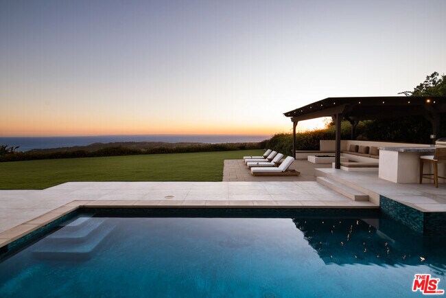 Foto del edificio - 5811 Murphy Way