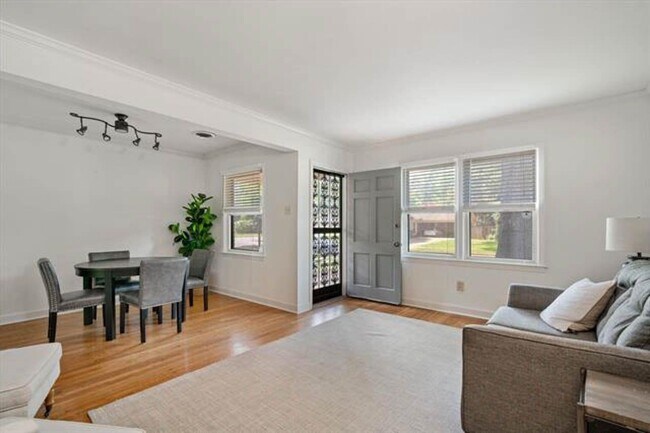 Building Photo - 1682 Sterling Dr
