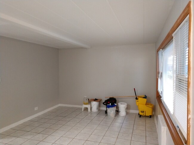 Foto del edificio - 5815 W 35th St