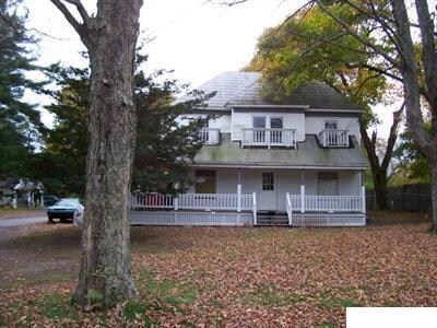 Primary Photo - 413 Silver Spur Rd E