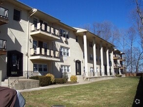 Building Photo - 21 Pavilion Rd