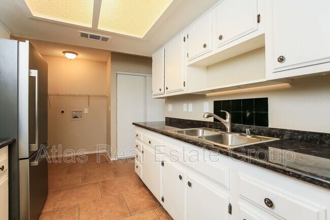 Building Photo - 2612 Sierra Madre Dr