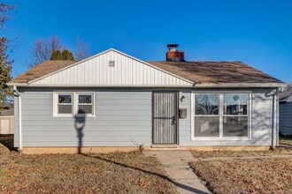 Building Photo - 5804 W Silver Spring Dr