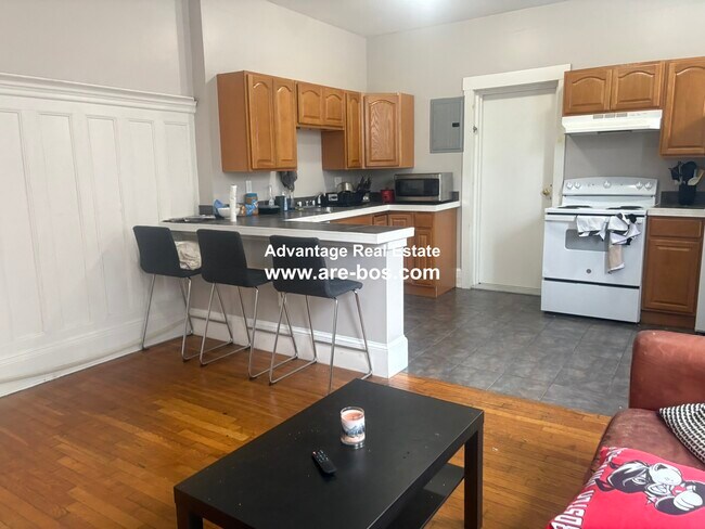 Building Photo - 1066 Commonwealth Ave