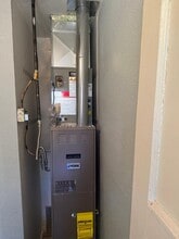 Building Photo - 3432 SE Bryant St