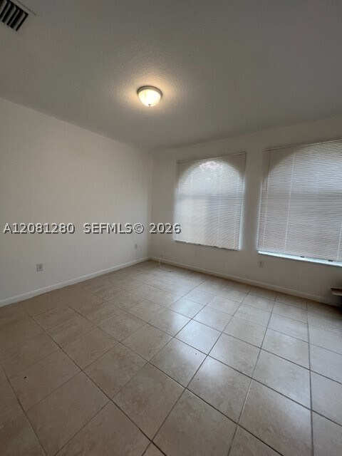 Foto del edificio - 3632 NW 30th St