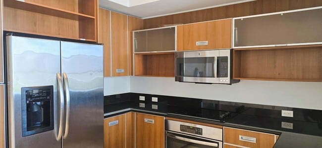 Building Photo - 410 Evernia St