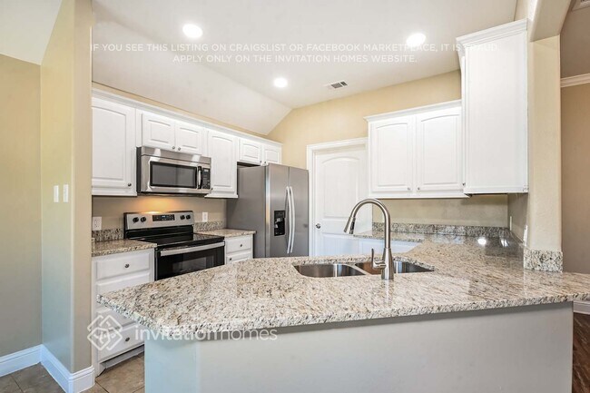 Foto del edificio - 1206 Woodside Ln