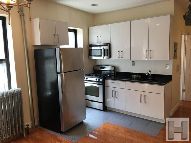 Building Photo - 537 W 158th St