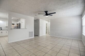 Building Photo - 12609 Veterans Memorial Dr