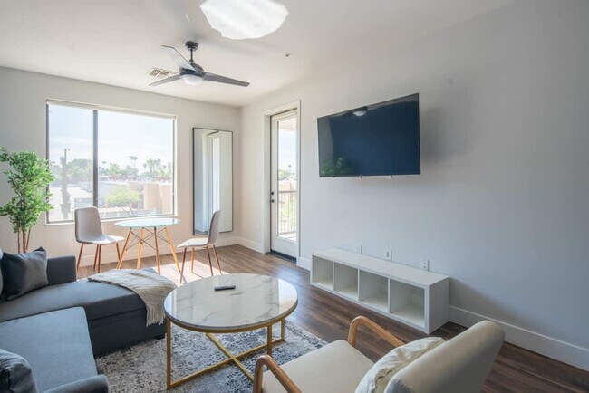 Building Photo - 701 W Rio Salado Pkwy